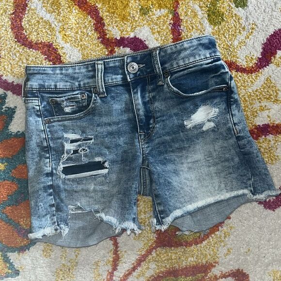 EXCELLENT DISTRESSED CONDITION WOMEN’S SIZE 2 AMERICAN EAGLE STRETCH MIDI SHORTS - Picture 8 of 8